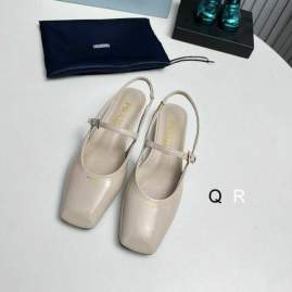 Picture of Prada Shoes _SKUPradasz35-40RR120519011